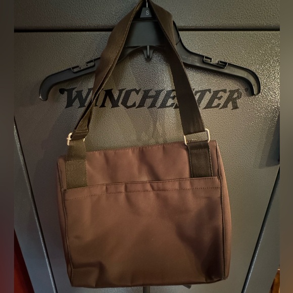 Maxx New York Microfiber Compartment Zip Top Bag Crossbody
Chocolate EUC - Picture 7 of 10